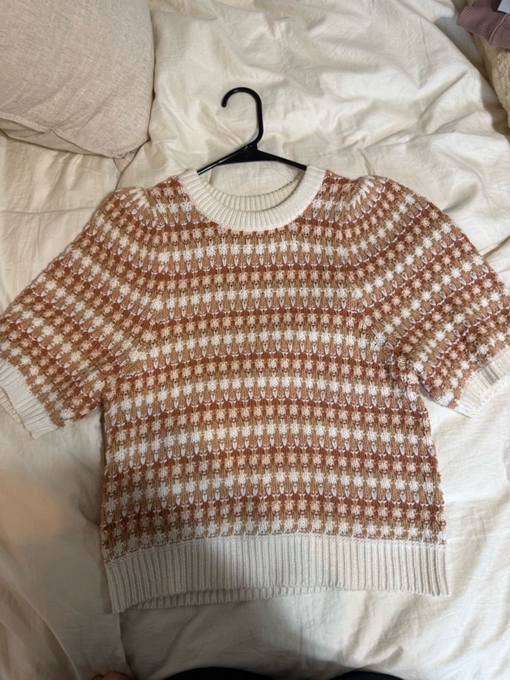 Universal Thread Cream & Brown Textured Crewneck Sweater